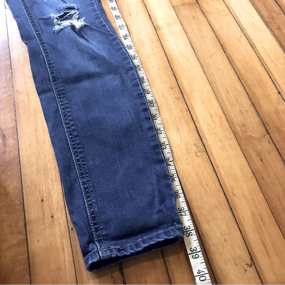 Refuge Factory Distressed Jeans Size 2 - Picture 9 of 11